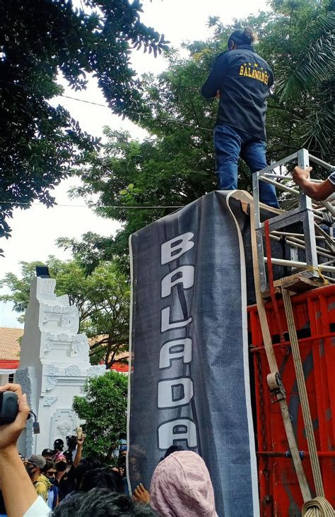 Pelaku Seni Kabupaten Banyuwangi Gelar Aksi Damai Didepan Posko Covid