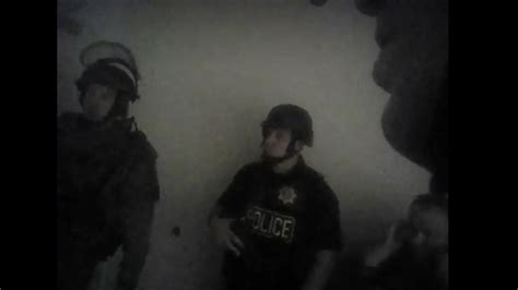 Las Vegas Police Body Camera Footage Shows Officers Entering Gunmans Room The New York Times