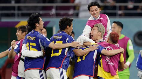 Japão vence a Espanha e avança às oitavas de final da Copa do Mundo