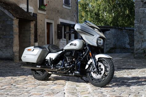 Essai Harley Davidson Cvo Street Glide Entre Tradition Et