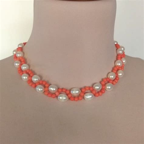 Collar Original Y Artesanal Elaborado Con Coral Y Perlas Naturales