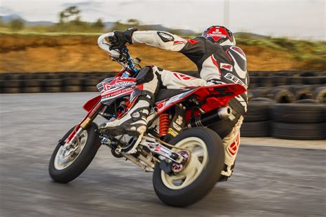 Pit Bike YCF 190 Motard Racing revisité par ScootFast