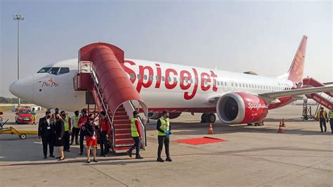 Smoke In Cabin Cracked Windshield — Spicejet Sees Nearly 15 Air Safety Incidents In 10 Months