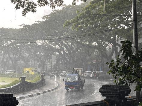 Prakiraan Cuaca Kota Malang Hari Ini Terjadi Hujan Petir