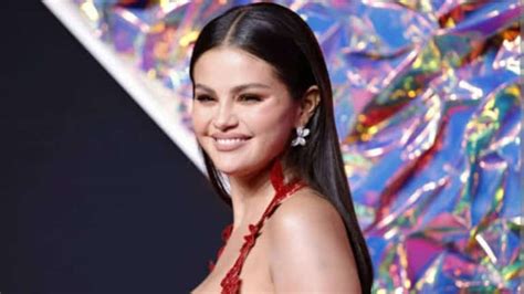 Is Selena Gomez Pregnant The Single Soon Singer Sparks Expecting