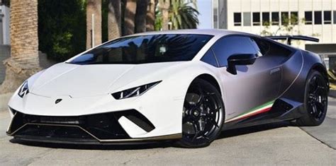 Black and White Lamborghini Huracan Performante Shows Stunning Look - autoevolution