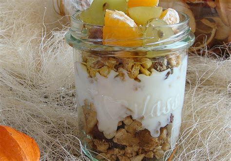 Granola Z Naturalnym Jogurtem I Owocami DoradcaSmaku Pl