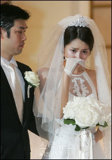 【フォト】結婚式で涙を流す新婦チェ・ジョンアン Chosun Online 朝鮮日報