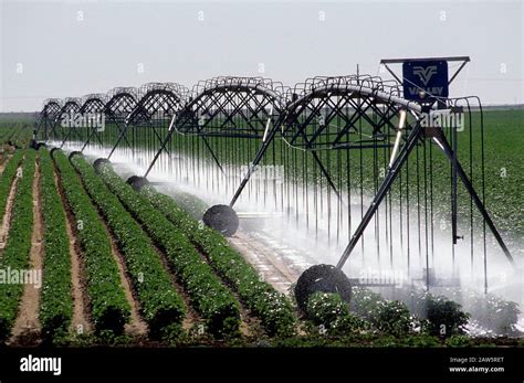 Water Wheel Irrigation Hi Res Stock Photography And Images Alamy