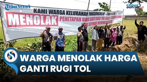 Warga Panggungrejo Tulungagung Bentangkan Spanduk Menolak Harga Ganti