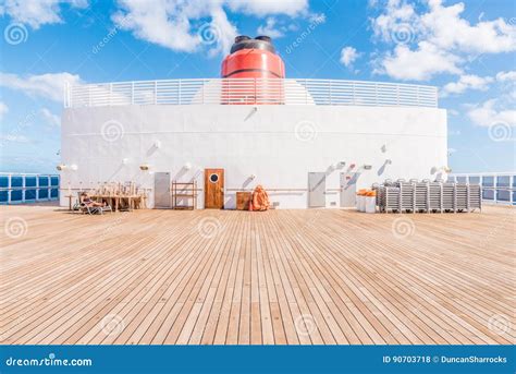 Rms Queen Mary 2 Funnel Deck 13 Editorial Stock Photo Image Of Black