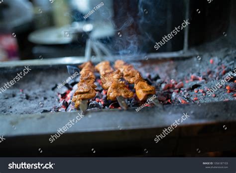 Chicken Tikka Street Food Pakistan Lahore Foto De Stock 1356187103 Shutterstock