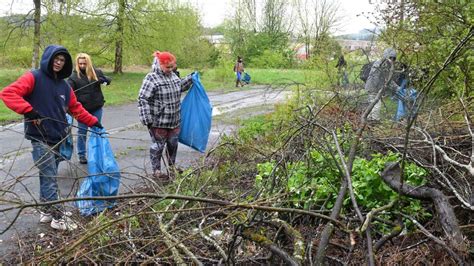 Putz in Suhl Nord Sechs Kubikmeter Müll in vier Stunden Suhl Zella