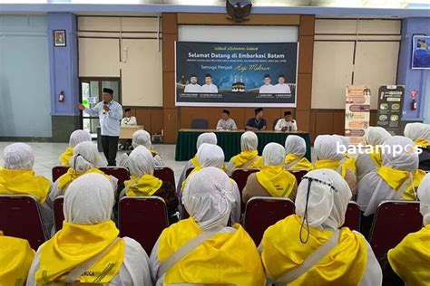 369 JCH Kloter Pertama Embarkasi Batam Berangkat Hari Ini Batam Pos