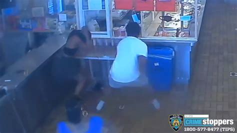 Video Shows Two Women Punched In Bronx Restaurant Abc7 New York