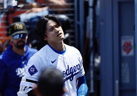 ドジャース大谷翔平 第1打席から空振り三振、左飛、死球、第4打席で内野安打 Mlb写真ニュース 日刊スポーツ