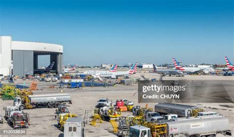 570 Miami International Airport Departures Stock Photos, High-Res ...