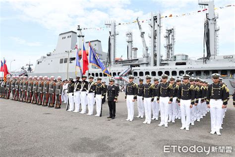 海軍敦睦艦隊抵安平商港開放參觀 黃偉哲贈加菜金感謝保家衛國 Ettoday地方新聞 Ettoday新聞雲