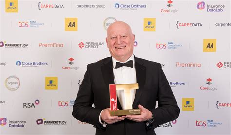 Mike Bruce Named Ceo Of The Year At The 2022 Insurance Times Awards Brown And Brown Insurance