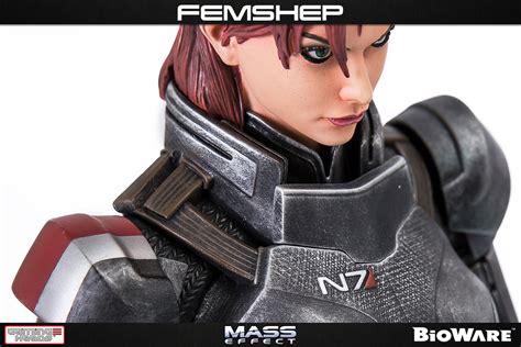 Mass Effect™ Femshep Regular Statue Mass Effect™ Licenses Gaming