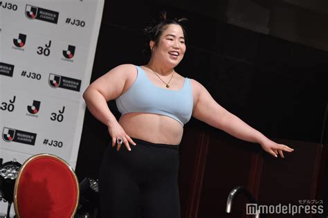 画像1150 ゆりやんレトリィバァ、会見中に突如脱ぎ出す イニエスタ選手が肉体美に反応「すごい」 モデルプレス