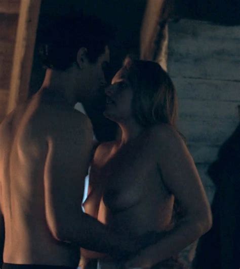 Elisabeth Moss Nude Sex Scene In The Handmaid S Tale FREE VIDEO