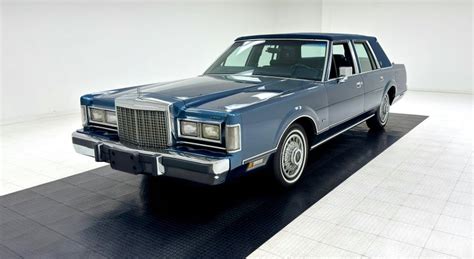 Lincoln Town Car Sedan For Sale Motorious