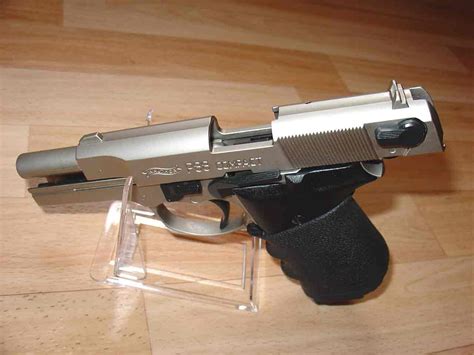 Pistole 9mm: Walther P88 - Testberichte - Gas, Schreckschuss & Salut ...