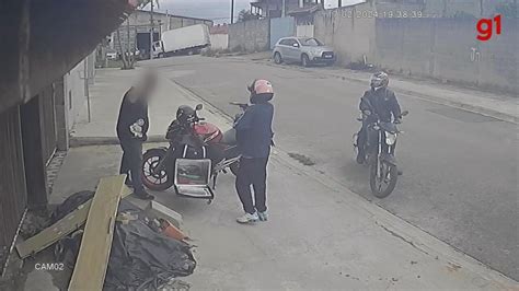 Criminosos Rendem Motoboy Que Fazia Entrega De Celulares Levam