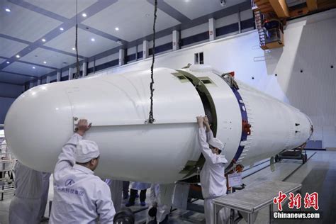 中国、ロケット残骸のパラシュート降下制御による回収に初めて成功 人民網日本語版 人民日報