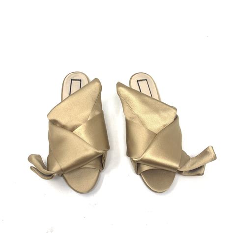 No 21 Satin Knot Flat Sandals Size 35 Italy Gold Gem