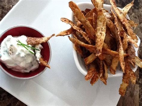 Potato Crisps With Chive Sour Cream Dip Foodfellas 4 You