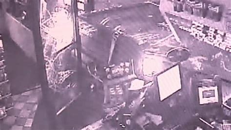 Video Shows Suspects Crash Truck Into California Gas Station Steal Atm Fox News