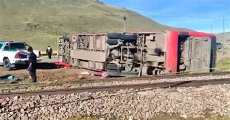 Mueren Personas En Accidente De Autob S En Per Entre Ellos