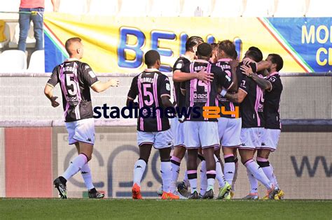 Repubblica Due Gol Per Ripartire Il Palermo Di Corini D Segni Di Vita