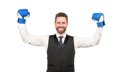 Cara Feliz Em Luvas De Boxe E Trajes Formais Comemora O Sucesso Isolado