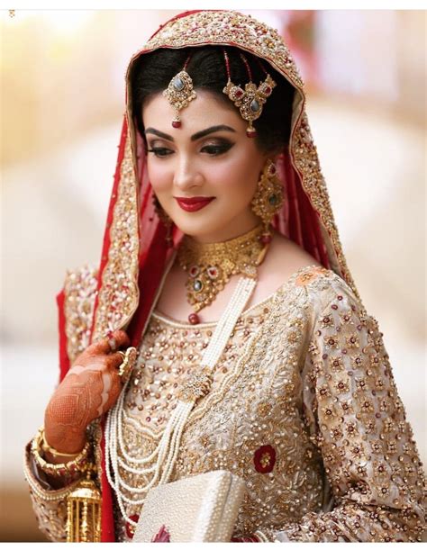 Pin By Shazia Aurangzeb On Jewelery Indian Wedding Party Dresses