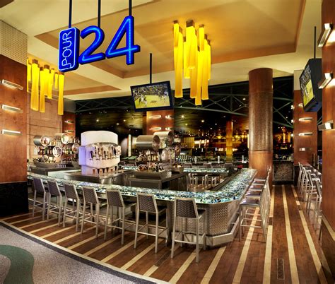 Nightlife | NYNY Bar | Bars, Lounges & Clubs in Las Vegas