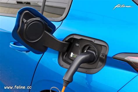 Photo C Ble Recharge Peugeot Iii Gt Hybrid Bleu Vertigo