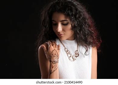 Beautiful Indian Woman Henna Tattoo On Stock Photo 2100414490