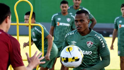 Fluminense Defende Invencibilidade De Anos Contra Vila Nova Por Vaga