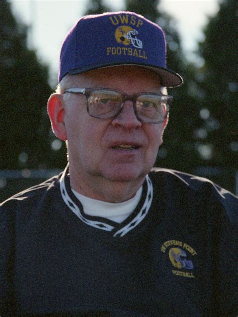 Don Friday, longtime Stevens Point Journal sports editor, dies at 83 | WNA