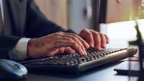 Qué es más barato, ¿la PVPC o el mercado libre? | Diciembre 2024