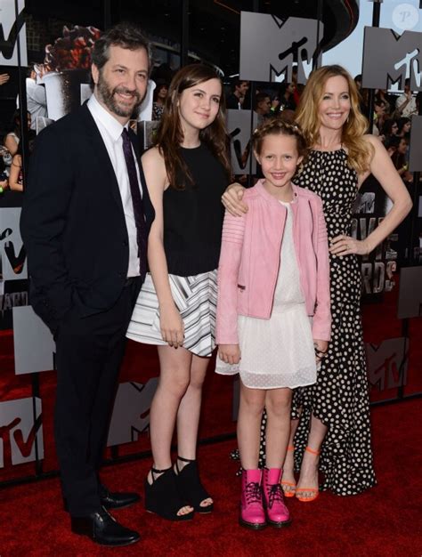 Vid O Judd Apatow Leslie Mann Et Leurs Deux Filles Maud Et Iris