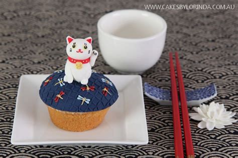 Fortune Cat Cupcake One Of Four Japanese Themed Cupcakes E Flickr