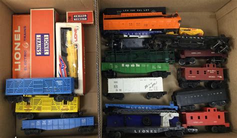 Lot 18pc Vintage Lionel Train Cars