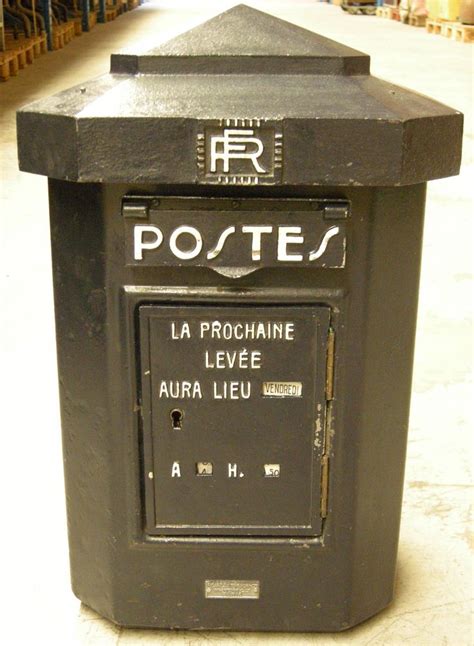 Boîte aux lettres Foulon 1930 L Adresse Musée de La Poste La Poste