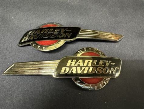 Harley Davidson Oem Tri Glide Softail Flh Touring Gas Tank Emblems