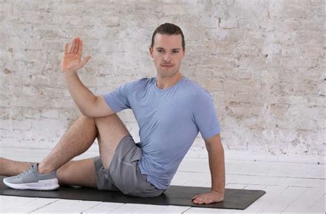 8 Stretches For People Who Sit All Day Because Life Is Sedentary Now 8fit