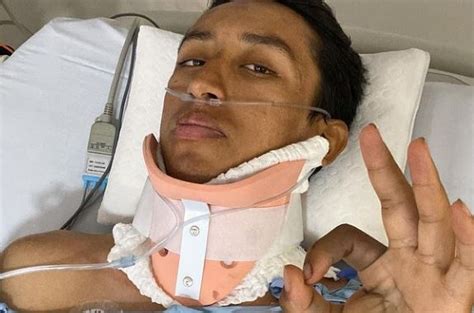 Éxito Total Fue La Cirugía De Columna De Egan Bernal Sigue Su